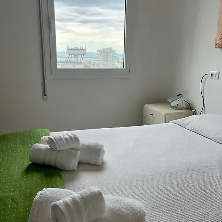 Stupenda Vista Mare, 10m Dalla Spiaggia, 8 Piano E P Privato *
