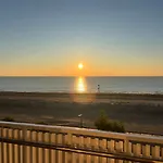 Stupenda Vista Mare, 10m Dalla Spiaggia, 8 Piano E P Privato *