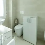 Apartment Stupenda Vista Mare, 10m Dalla Spiaggia, 8 Piano E P Privato *