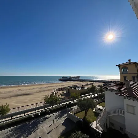 Stupenda Vista Mare, 10m Dalla Spiaggia, 8 Piano E P Privato