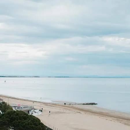 Apartment Stupenda Vista Mare, 10m Dalla Spiaggia, 8 Piano E P Privato Lignano Sabbiadoro